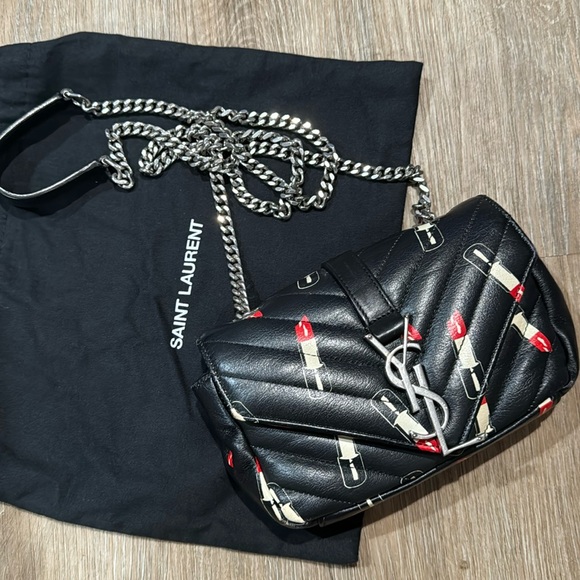 AUTHENTICATED YSL Saint Laurent monogramme matelasse lipstick print crossbody - Picture 3 of 7